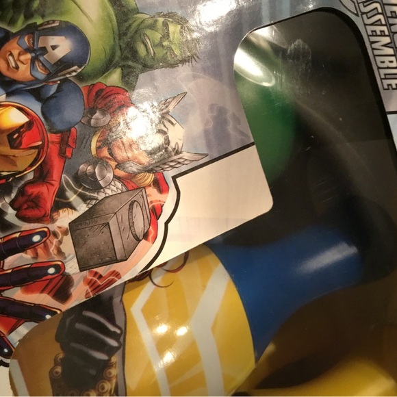 🆕 🎳 MARVEL AVENGERS BOWLING SET / Primary Colors / 6 Pins & 1 Bowling Ball 🎳 - Picture 3 of 12